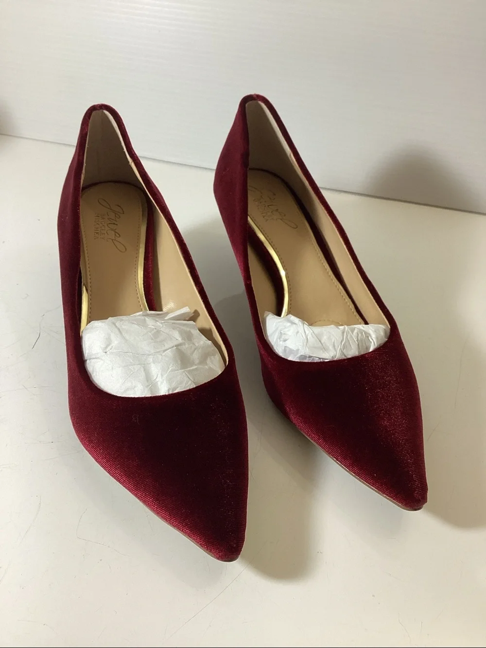 JEWEL BADGLEY MISCHKA Women's Enola Velvet Pumps